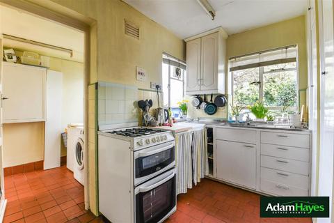 48 Hillcourt Avenue, London, N12 8HA