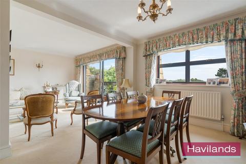 3 bedroom flat for sale, Houndsden Road, London