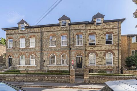 Queens Road, Twickenham, TW1