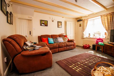 2 bedroom cottage for sale, South Street, Burton Fleming YO25