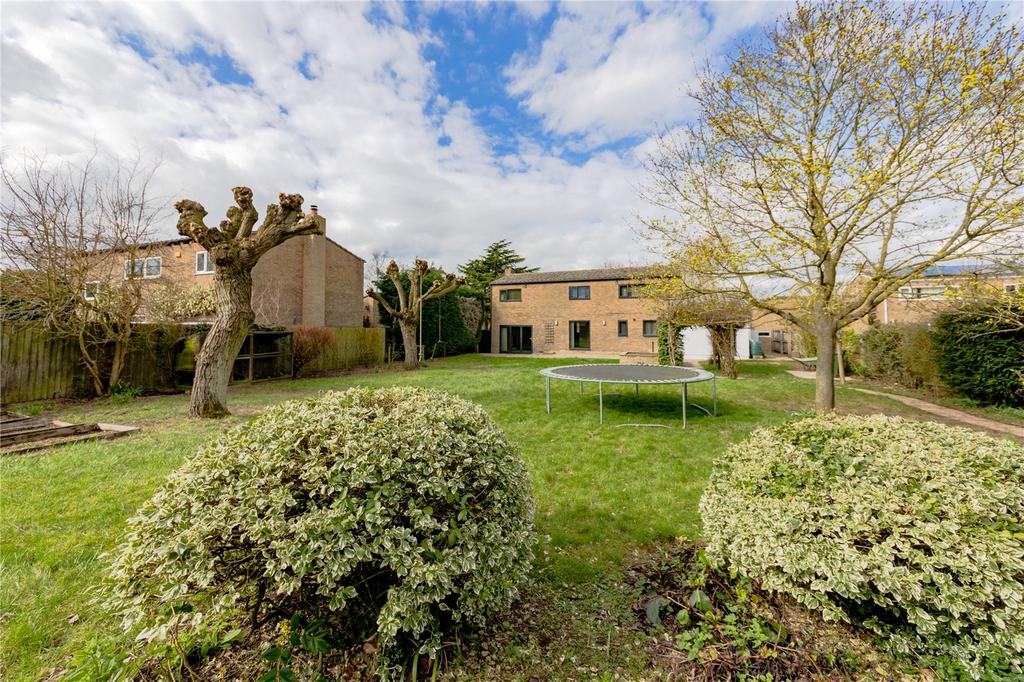 4 bedroom detached house to rent