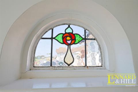 undefined, Wood View, Grays RM16