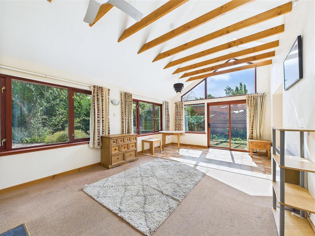 Sitting Room &amp; Dining Area