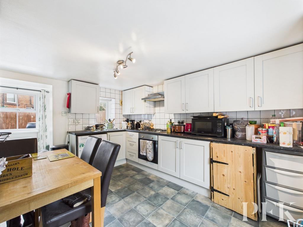 Kitchen/Dining
