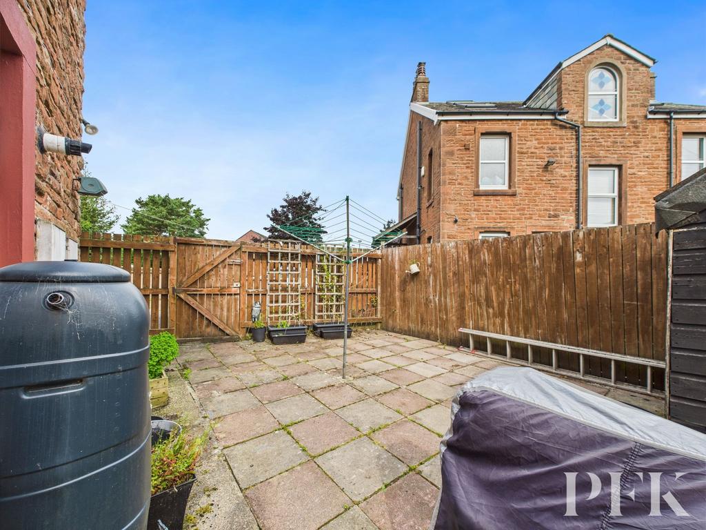 Rear Patio Garden