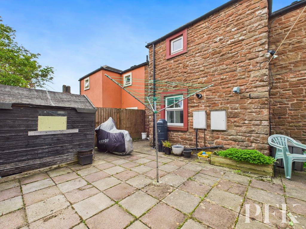 Rear Patio Garden