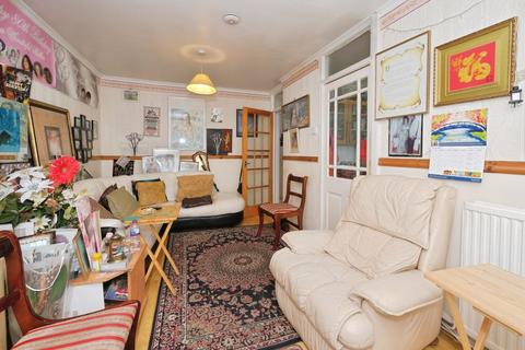 2 bedroom semi-detached bungalow for sale, Yalding Drive, Nottingham NG8