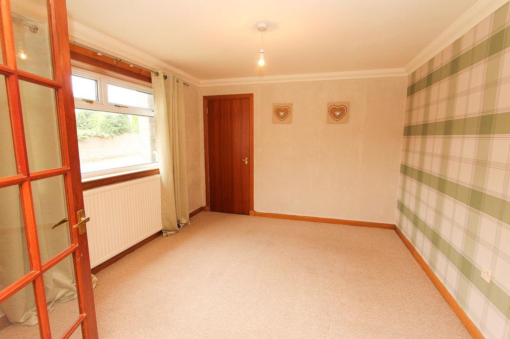 Bedroom 2 / Dining Room