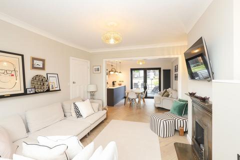 46 Ashgate Avenue, Chesterfield, S40 1JD