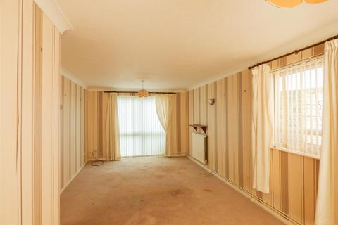 Flat 2, Malvern House Laburnum Grove, Northfleet, Gravesend, DA11 9QP