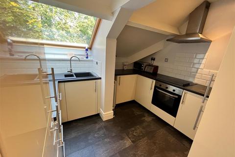 1 bedroom in a house share to rent, Huntsmoor House, Spital Tongues