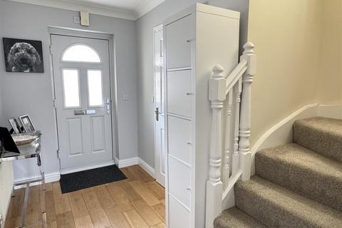 17 Lovering Road, St Austell, PL25 3QH