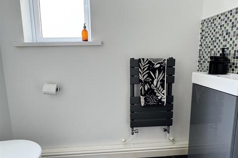 17 Lovering Road, St Austell, PL25 3QH