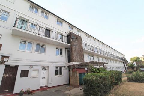 3 bedroom flat to rent, Balaclava Road, London