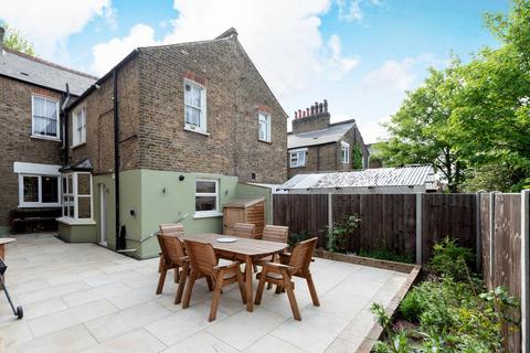 2 bedroom flat for sale, Brownhill Road, Catford, London, SE6