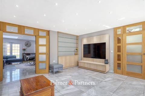 6 bedroom detached house for sale, Petersfield, Essex CM1