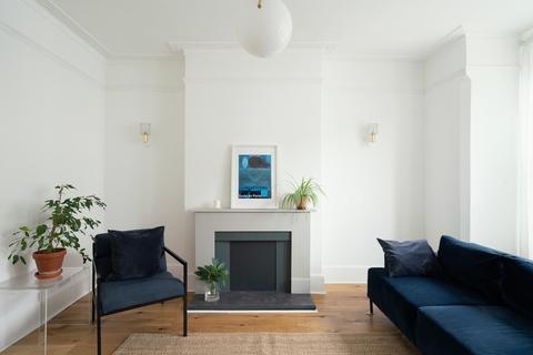 13 Huntly Road, London, SE25 6QY