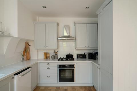 13 Huntly Road, London, SE25 6QY