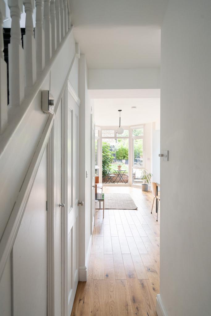 302871 - HUNTLY-ROAD-SE25-05.jpg