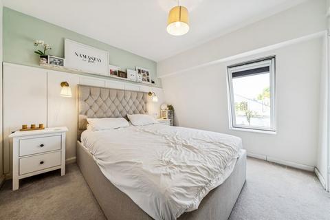 18 Hailes Close, London, SW19 1AT