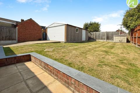 3 bedroom semi-detached bungalow for sale, Monks Haven, Stanford-Le-Hope, SS17