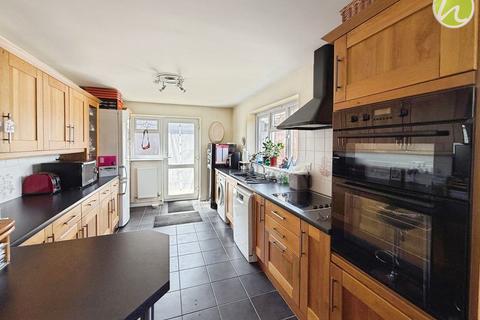 3 bedroom semi-detached bungalow for sale, Monks Haven, Stanford-Le-Hope, SS17