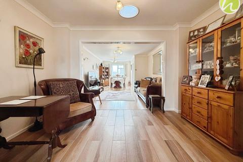 3 bedroom semi-detached bungalow for sale, Monks Haven, Stanford-Le-Hope, SS17