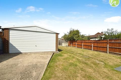 3 bedroom semi-detached bungalow for sale, Monks Haven, Stanford-Le-Hope, SS17
