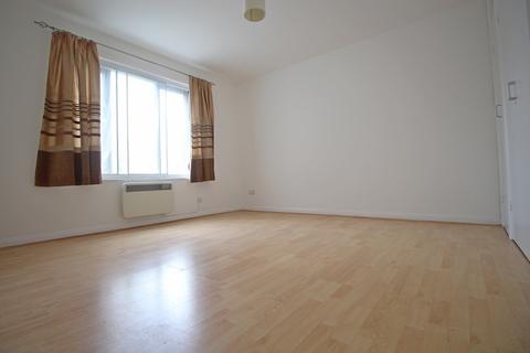 2 bedroom flat to rent, Isleworth, Middlesex, TW7 4JR