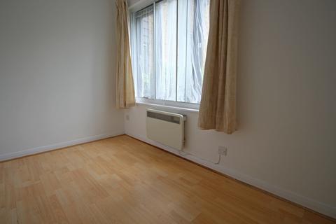 2 bedroom flat to rent, Isleworth, Middlesex, TW7 4JR