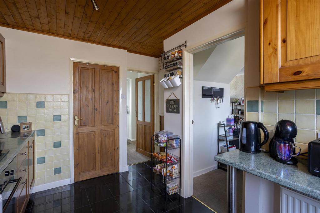 99 Chapelfield Road 3.jpg