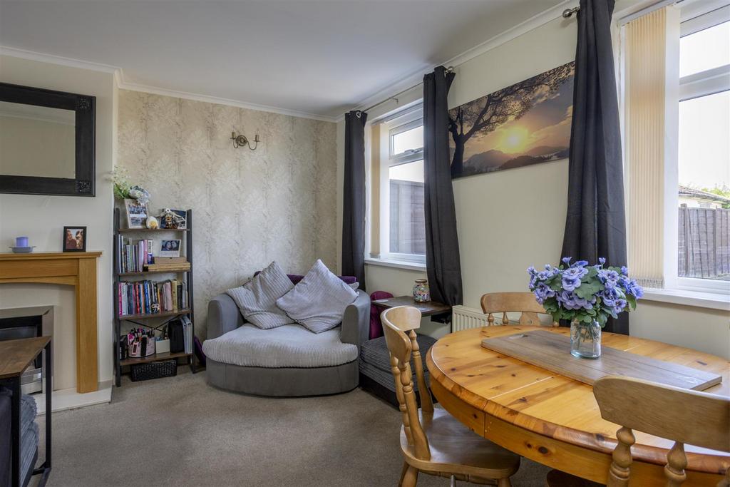 99 Chapelfield Road 4.jpg
