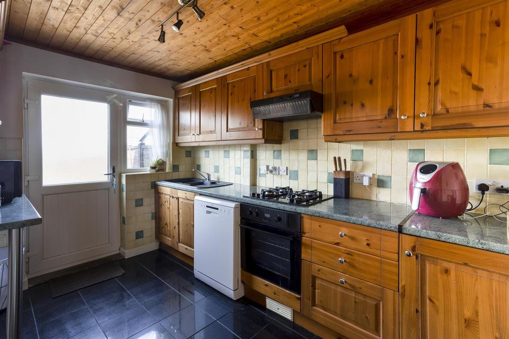 99 Chapelfield Road 1.jpg