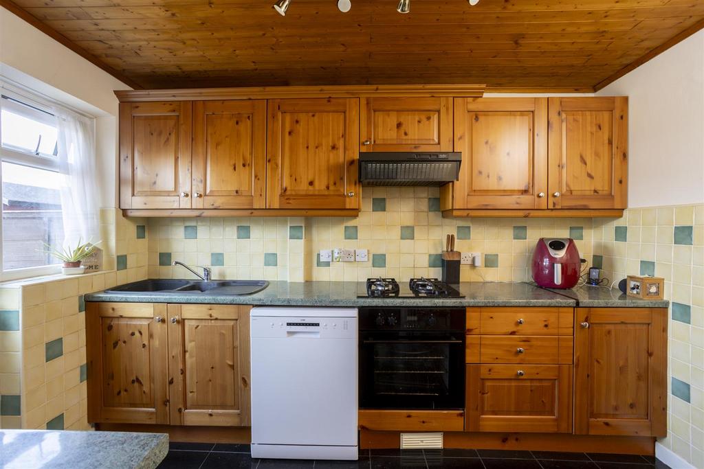 99 Chapelfield Road 2.jpg