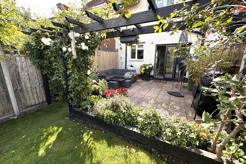 12 Caillard Road, Byfleet, West Byfleet, KT14 7JB