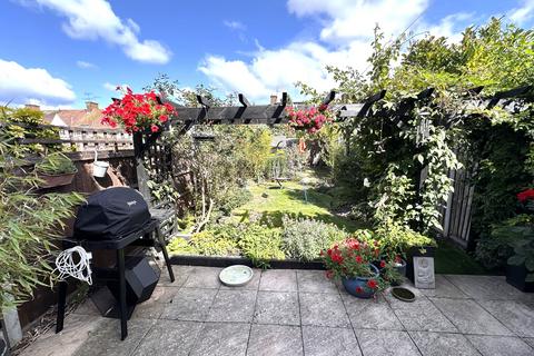 12 Caillard Road, Byfleet, West Byfleet, KT14 7JB