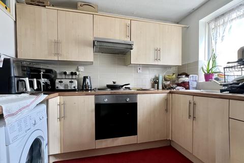 2 bedroom flat for sale, Oakley Close, Isleworth, TW7