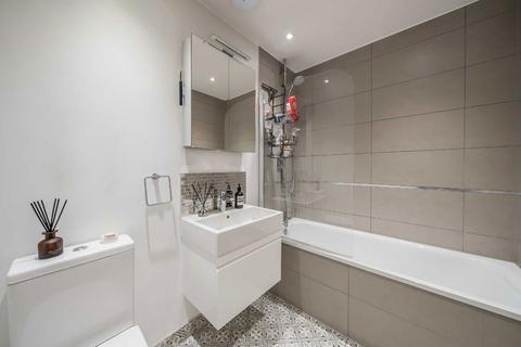 undefined, Dee Road, Richmond TW9