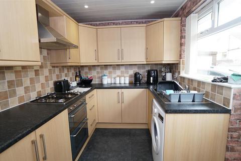 2 bedroom detached bungalow for sale, Charterhouse Road, Idle, Bradford