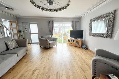 4 bedroom semi-detached house for sale, Glencoe, Killingworth, Newcastle upon Tyne, Tyne and Wear, NE12 6QB