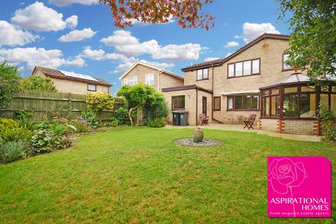 4 bedroom detached house for sale, Meadow Close, Ringstead