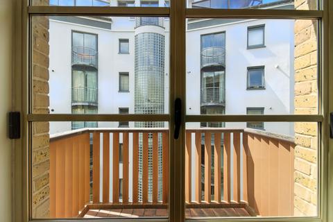 1 bedroom flat for sale, Queen Elizabeth Street, London SE1