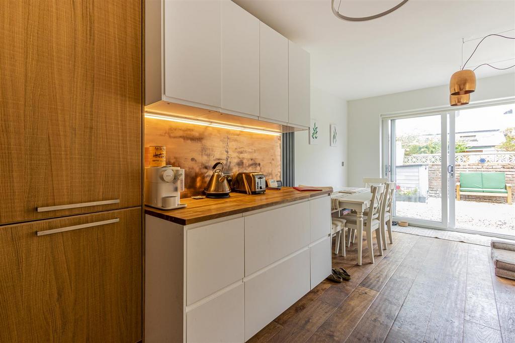 Romilly Road West 14-11.jpg