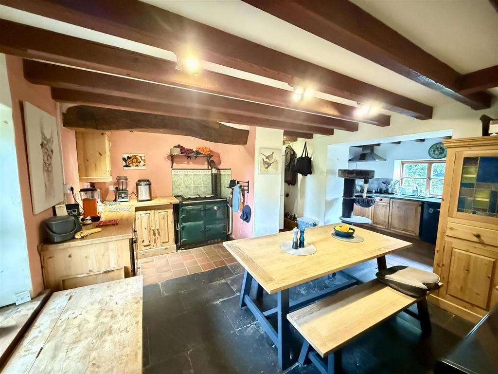 Kitchen/dining area