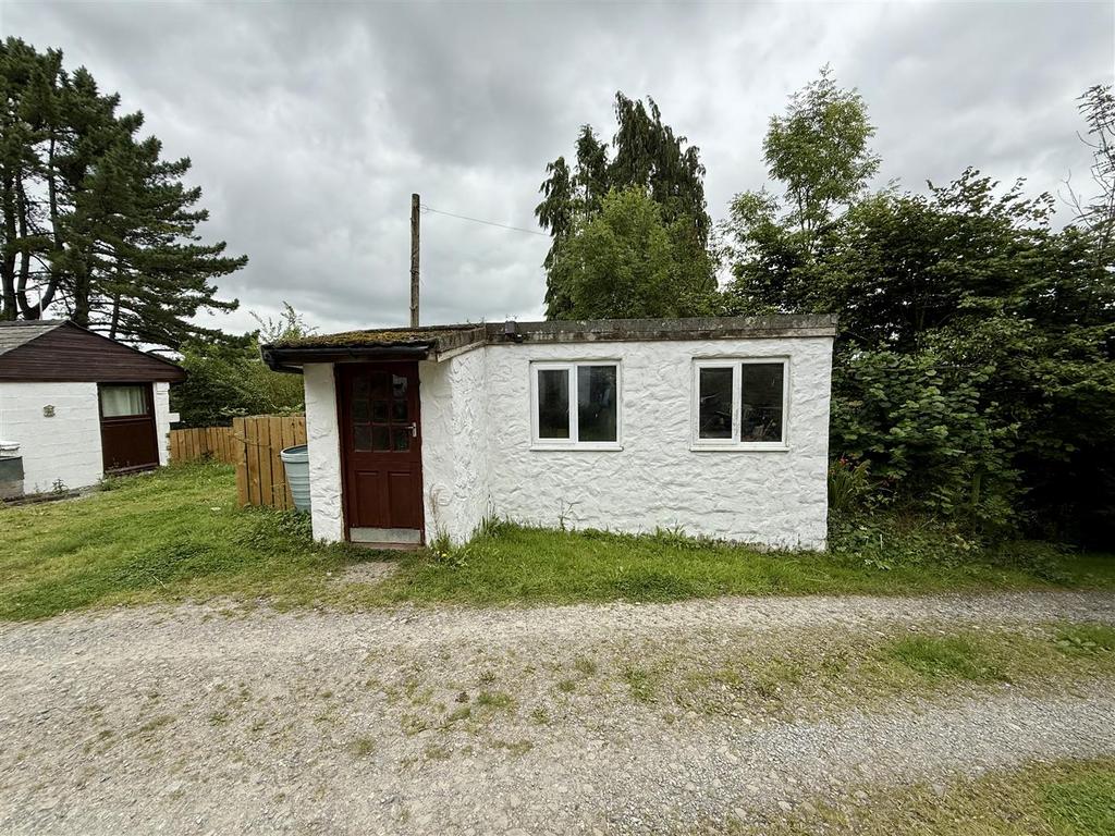 Feed shed