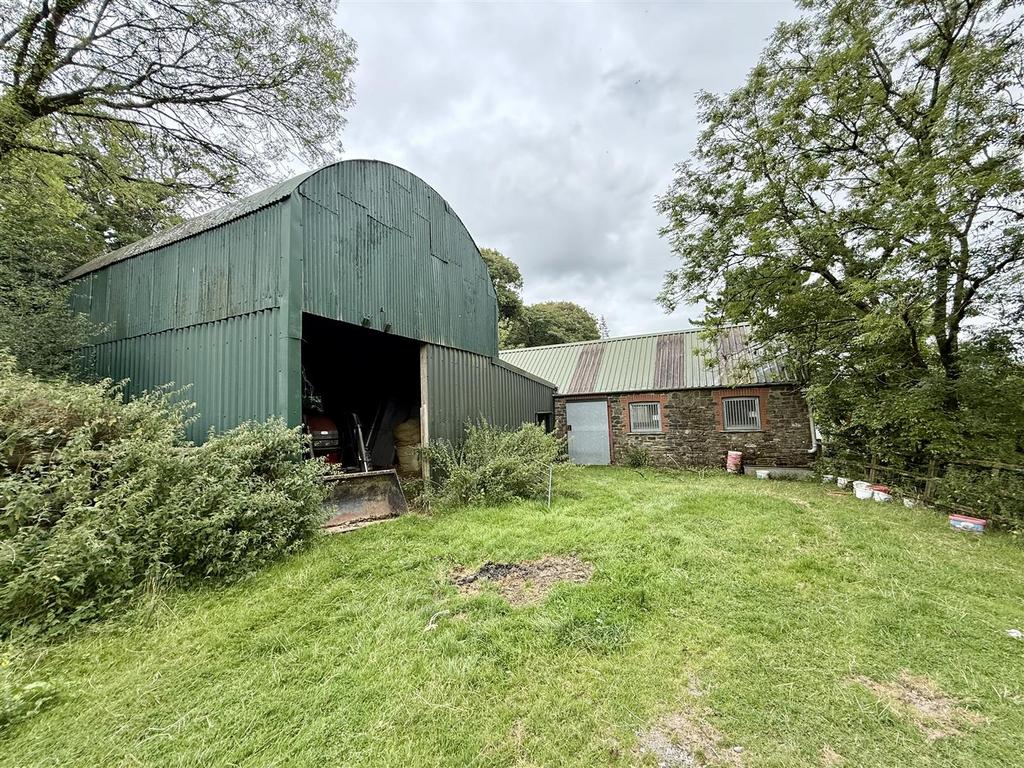 Adjoining Dutch barn