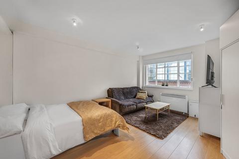 Studio to rent, Charing Cross Road, Covent Garden, London, WC2H