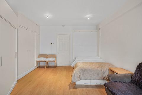 Studio to rent, Charing Cross Road, Covent Garden, London, WC2H