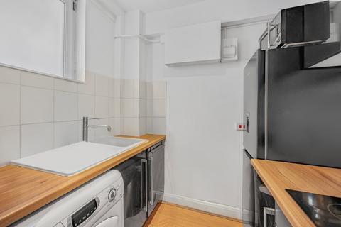 Studio to rent, Charing Cross Road, Covent Garden, London, WC2H