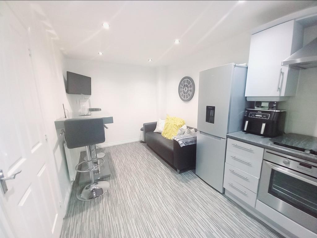 Dining kitchen